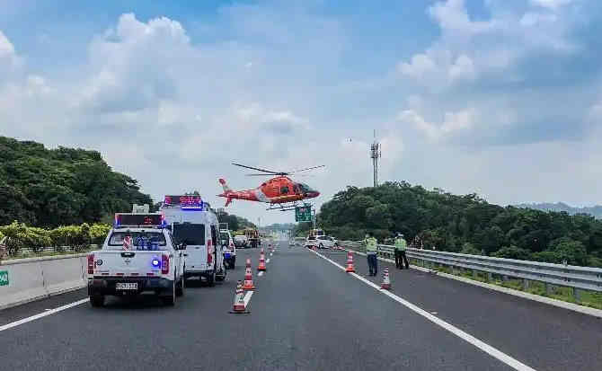 沅陵高速公路汽车救援案例